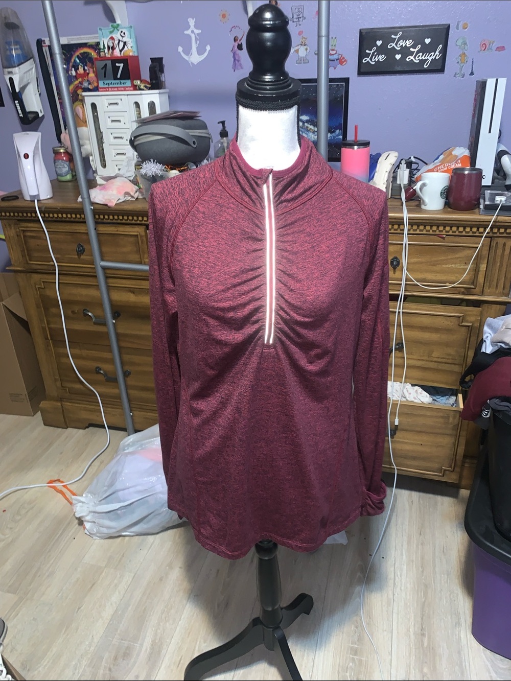 Kirkland Signature Burgundy 1/4 Zip Athletic Top Ruched Thumb Holes